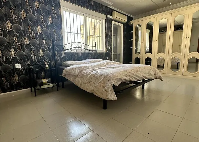 De Luxe Espagnole Villa *